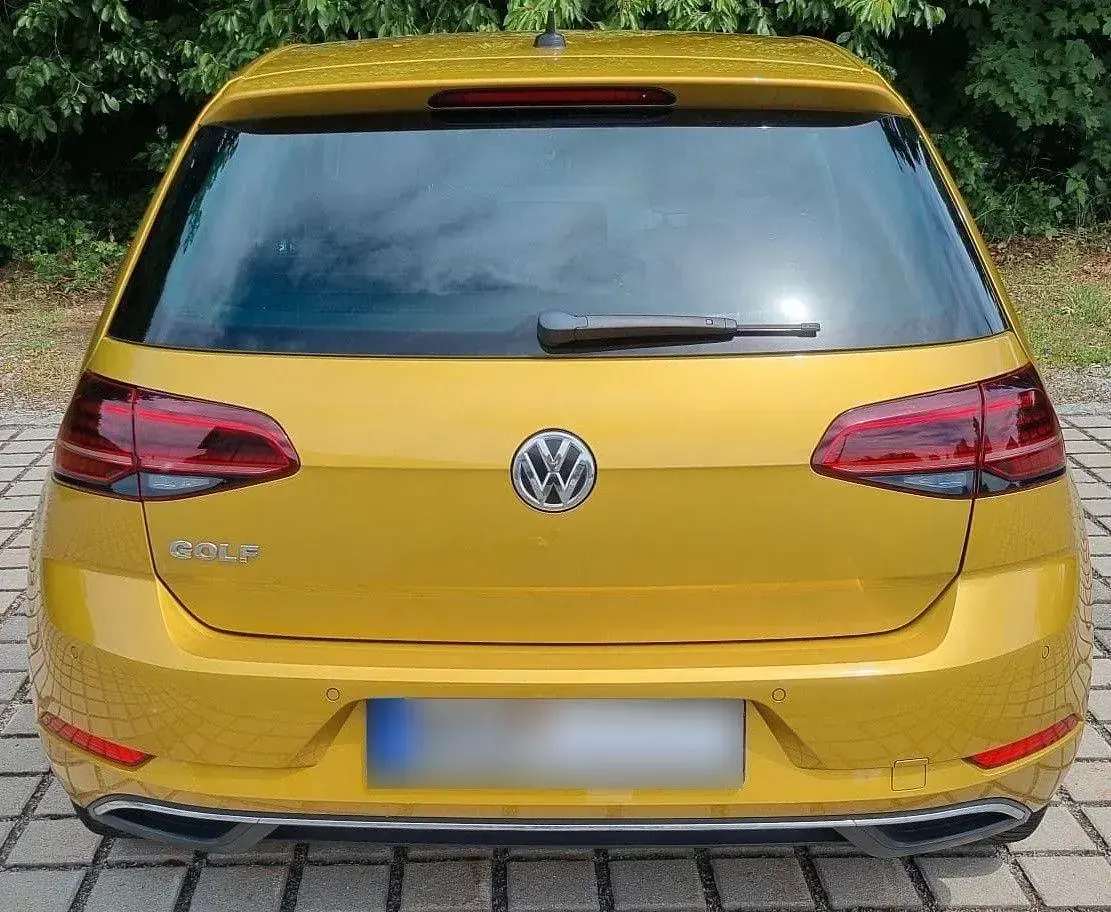 Gebraucht VW Golf VII Edition 116 PS (85 kW) 2017 Gelb Kombi