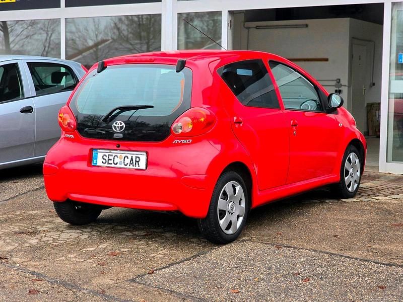 Gebraucht Toyota Aygo Cool 68 PS (50 kW) 2006 Rot Kleinwagen