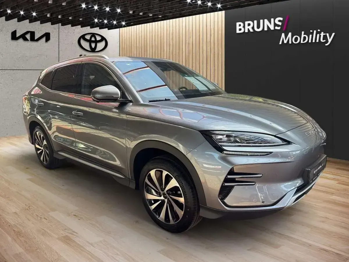 Neu BYD Seal U Design 160 kW (218 PS) 2026 Grau SUV