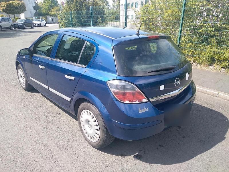 Second-hand Opel Astra 90 CP (66 kW) 2009 Albastru Hatchback