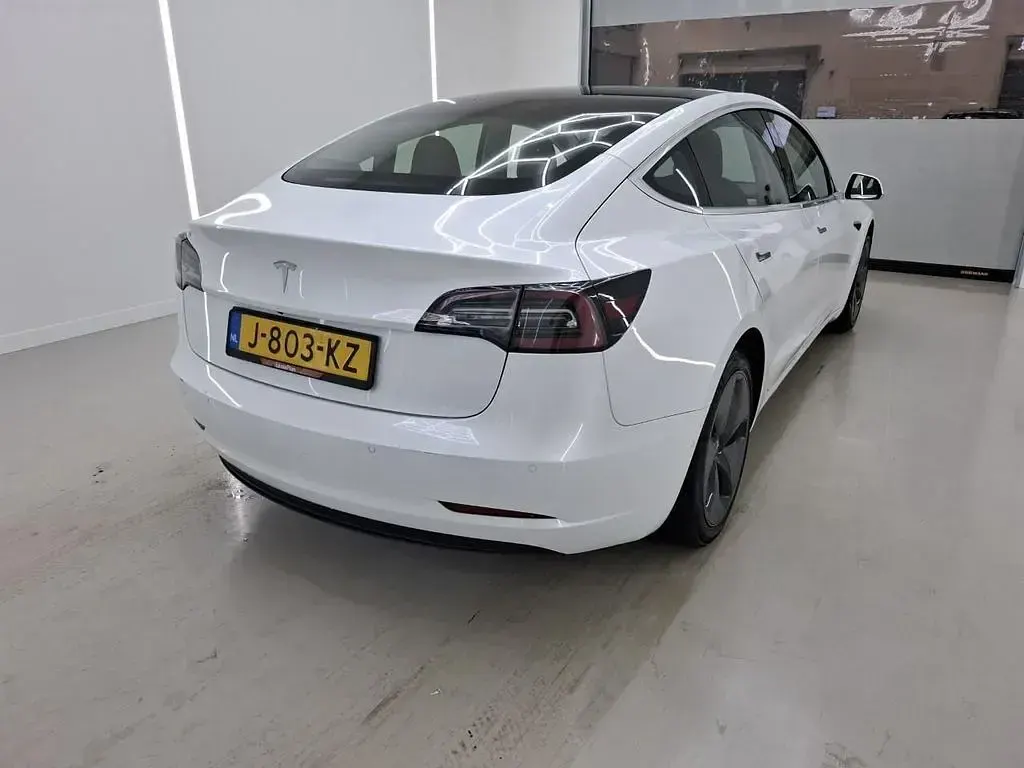 Gebraucht Tesla Model 3 Standard Range 225 kW (306 PS) 2020 Weiß Limousine