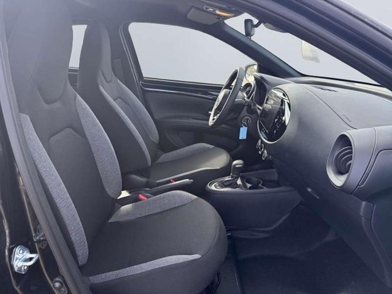 Neu Toyota Aygo X Play 72 PS (52 kW) 2025 Schwarz SUV