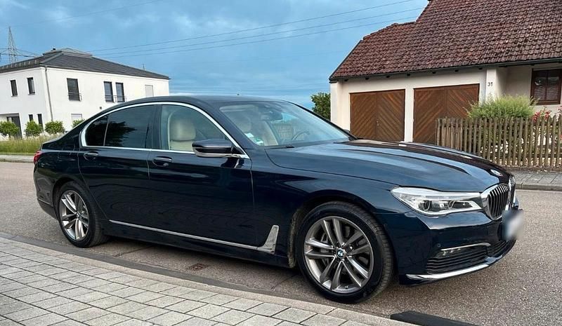 Gebraucht BMW 730 265 PS (194 kW) 2017 Grau Limousine