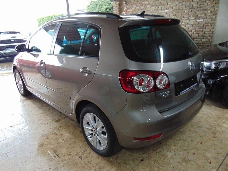 Gebraucht VW Golf Plus Cross Life 86 PS (63 kW) 2013 Braun Van / Kleinbus