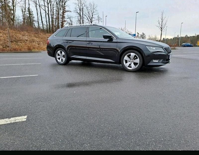 Schwarz Gebraucht 2019 Skoda Superb Style Kombi | 19.400 € (Superpreis) - Bild 1/4