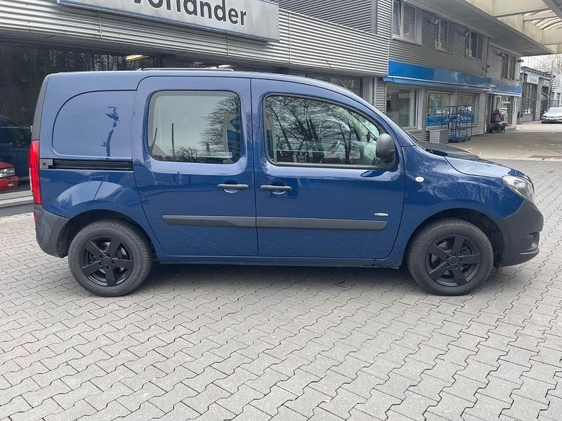 Gebraucht Mercedes Citan 111 110 PS (80 kW) 2017 Blau Van / Kleinbus