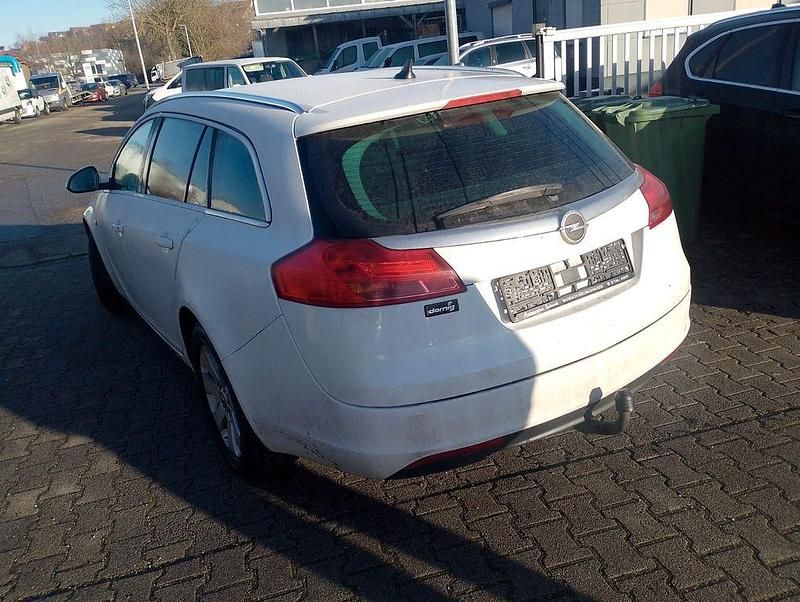 Gebraucht Opel Insignia 131 PS (96 kW) 2010 Weiß Kombi
