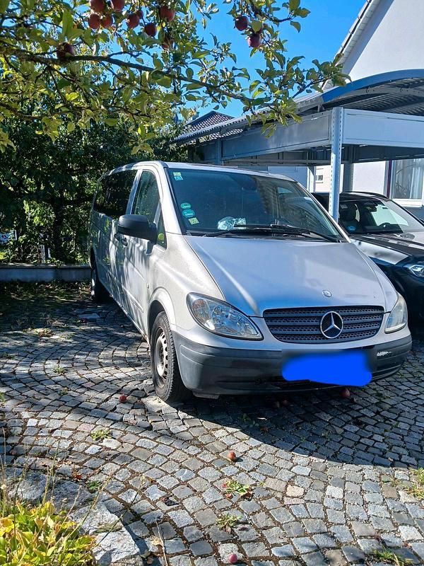 Grau Gebraucht 2010 Mercedes Vito Van / Kleinbus | 13.500 € - Bild 1/4