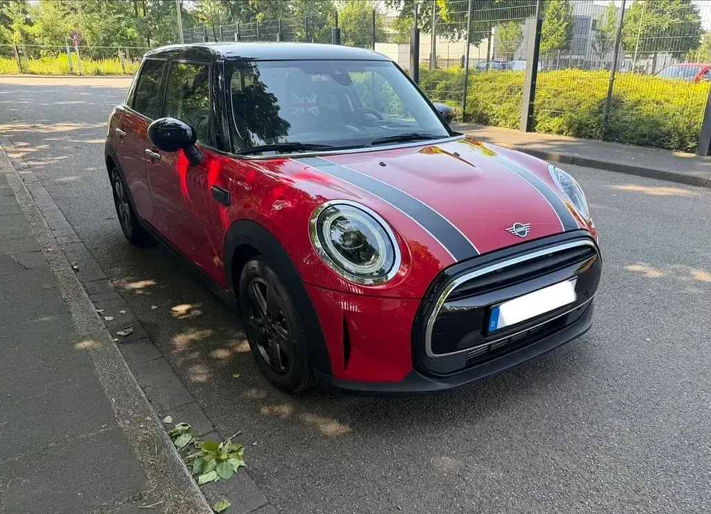 Gebraucht Mini Cooper Essential 136 PS (100 kW) 2024 Rot Kleinwagen
