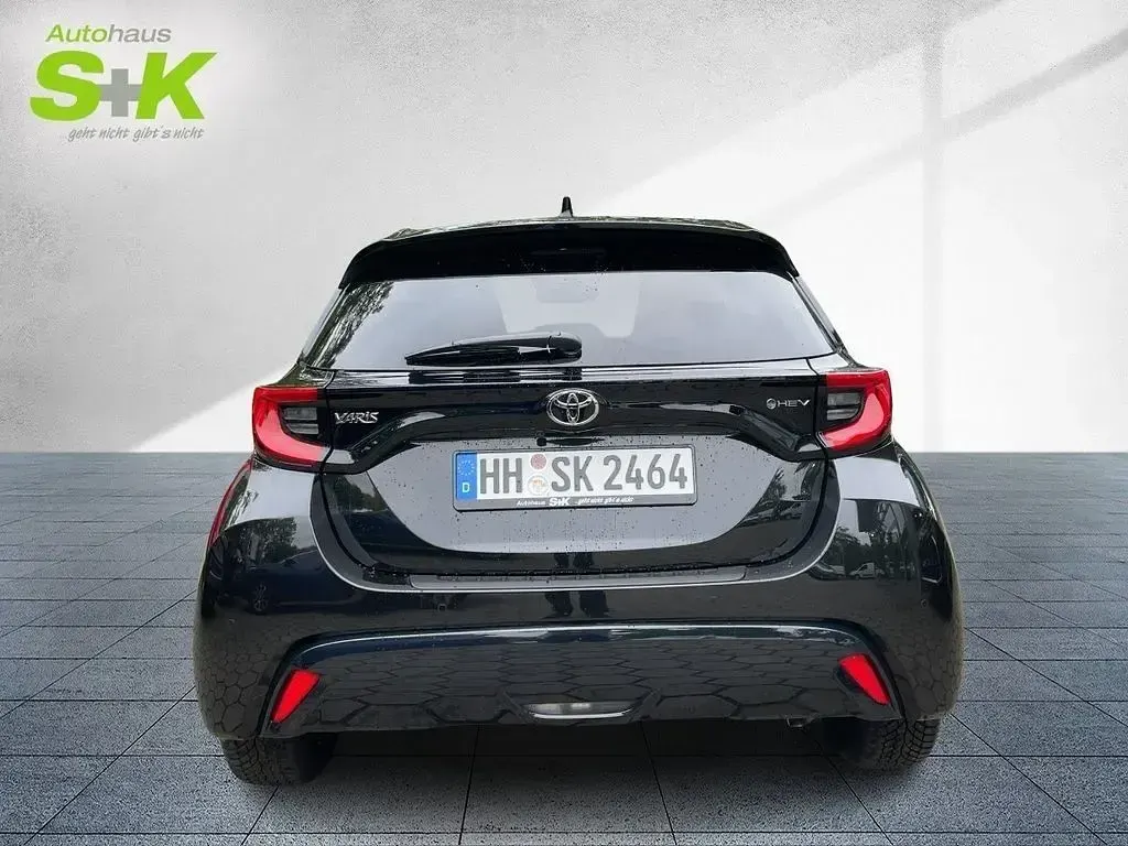 Neu Toyota Yaris Style 131 PS (96 kW) 2025 Schwarz Kleinwagen