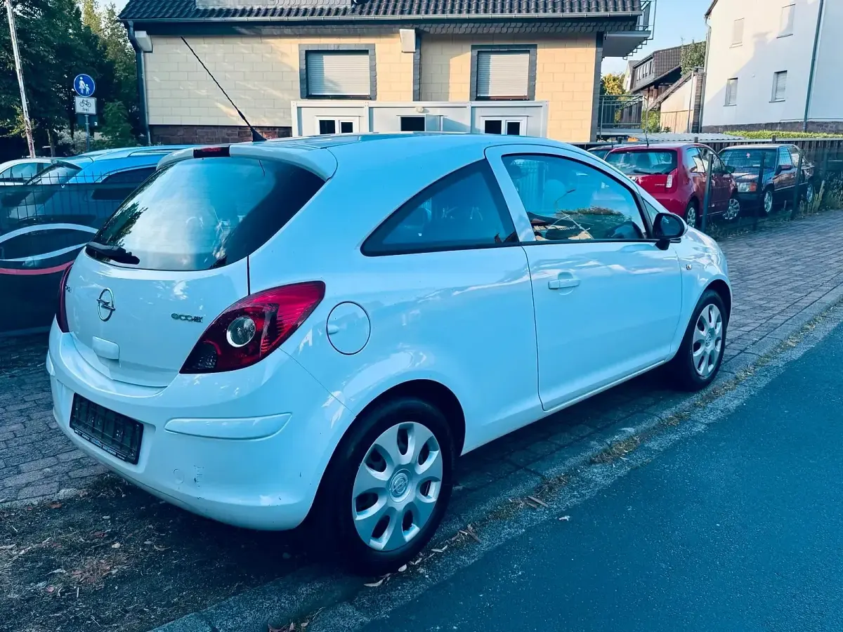 Gebraucht Opel Corsa Edition 60 PS (44 kW) 2010 Weiß Kleinwagen