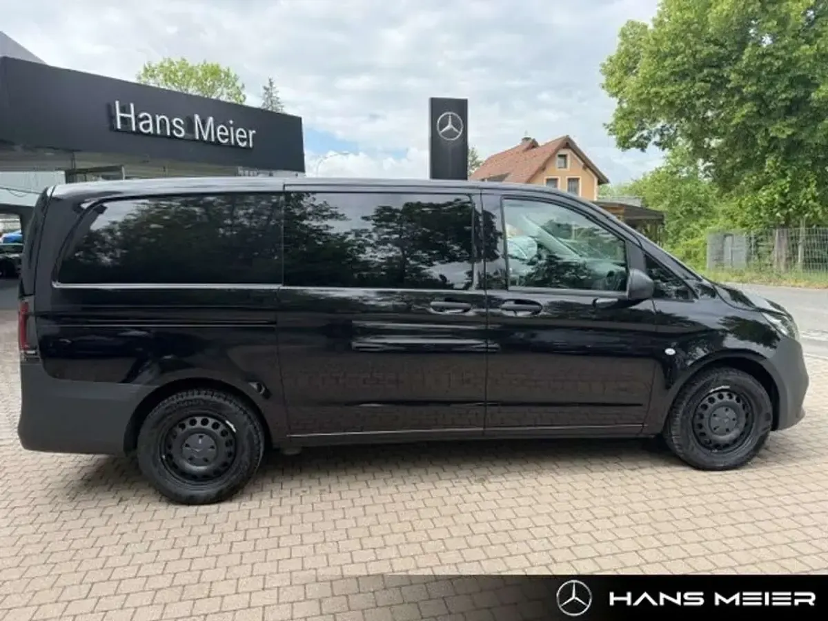 Gebraucht Mercedes Vito 190 PS (139 kW) 2024 Obsidianschwarz Van