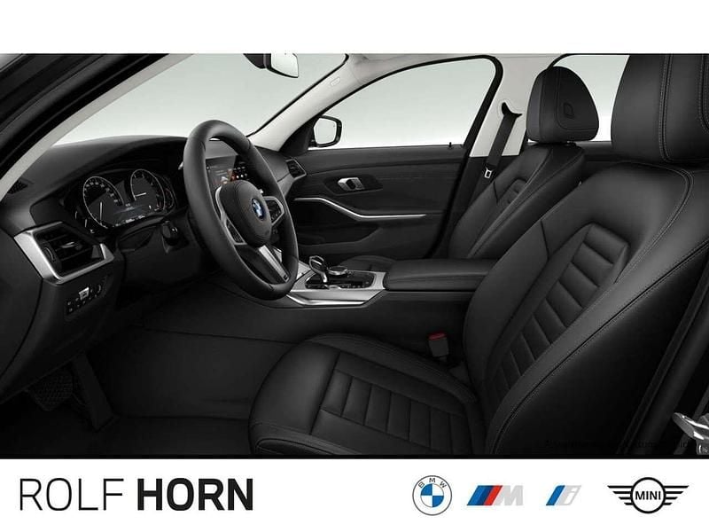 Gebraucht BMW 330 Advantage 258 PS (189 kW) 2020 Saphirschwarz metallic Kombi