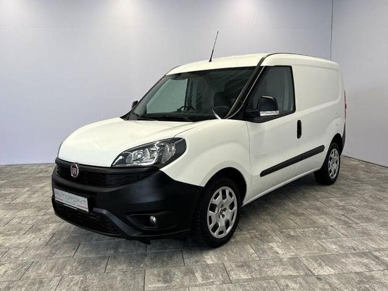Weiß Gebraucht 2022 Fiat Doblò Van / Kleinbus | 9.880 € (Superpreis) - Bild 1/4