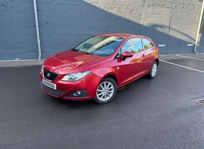 Rot Gebraucht 2011 Seat Ibiza SC Style Kleinwagen | 4.590 € (Fairer Preis) - Bild 1/4