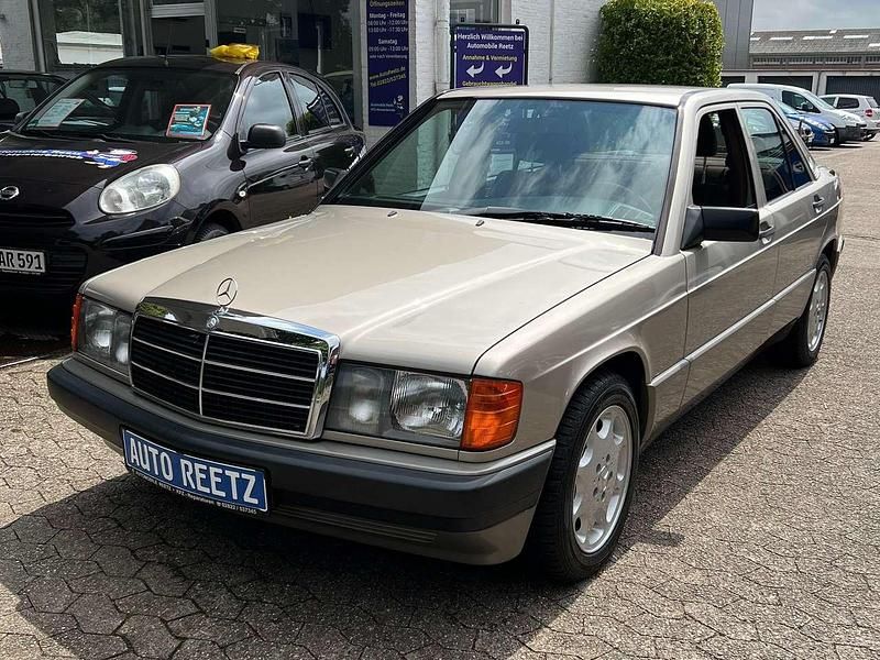 Gebraucht Mercedes 190 118 PS (86 kW) 1988 Gold Limousine
