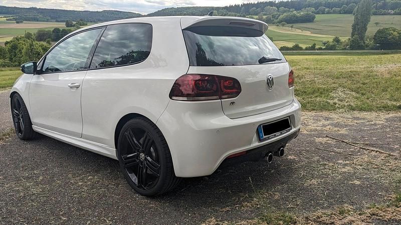 Używany VW Golf VI R 271 KM (199 kW) 2010 Biały Hatchback
