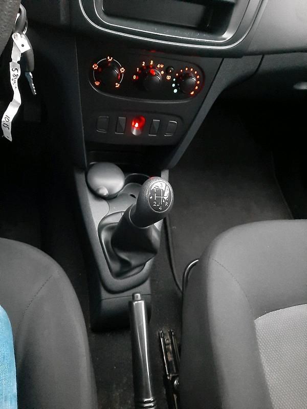 Gebraucht Dacia Sandero 75 PS (55 kW) 2015 Blau Limousine