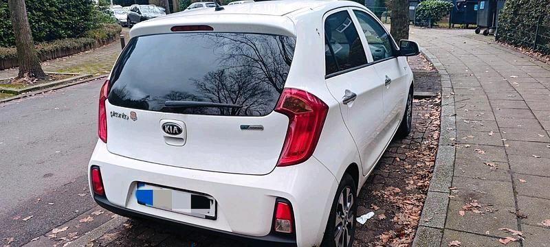 Weiß Gebraucht 2015 Kia Picanto DREAM-TEAM Edition Kleinwagen | 4.900 € (Guter Preis) - Bild 1/4