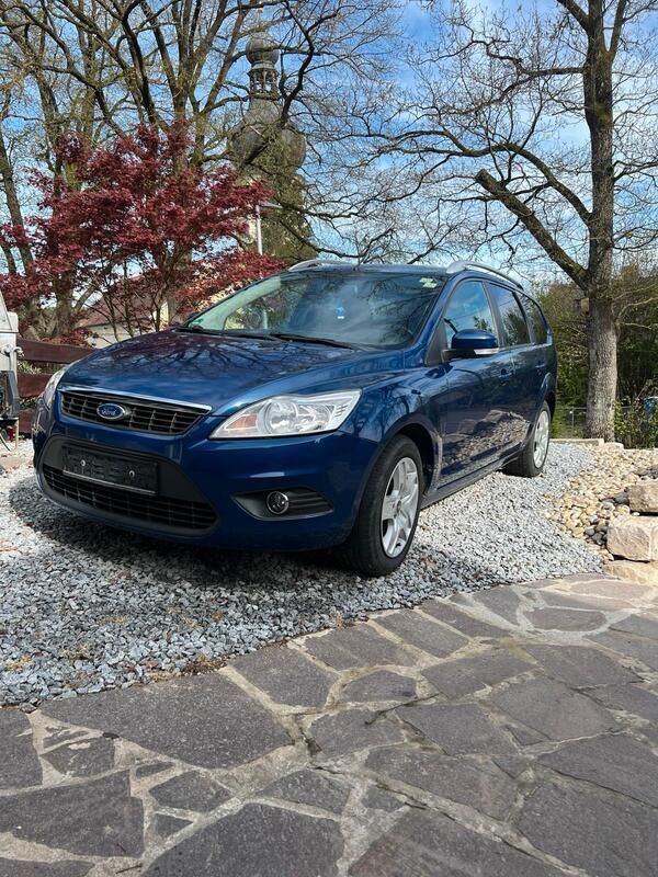 Blau Gebraucht 2009 Ford Focus Sport Kombi | 1.900 € (Guter Preis) - Bild 1/4