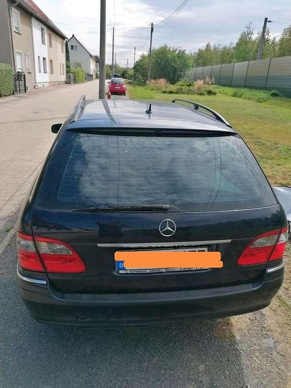 Gebraucht Mercedes E220 Avantgarde 170 PS (125 kW) 2009 Blau Kombi