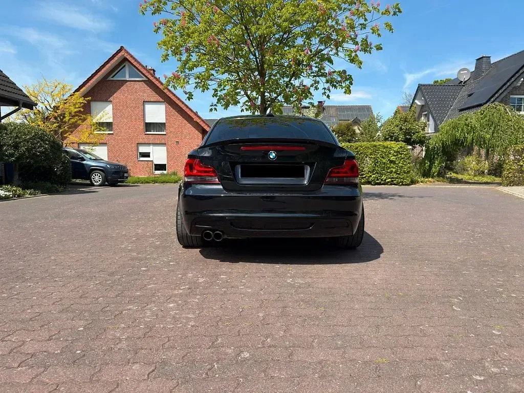 Gebraucht BMW 135 Performance 306 PS (225 kW) 2009 Schwarz Kleinwagen
