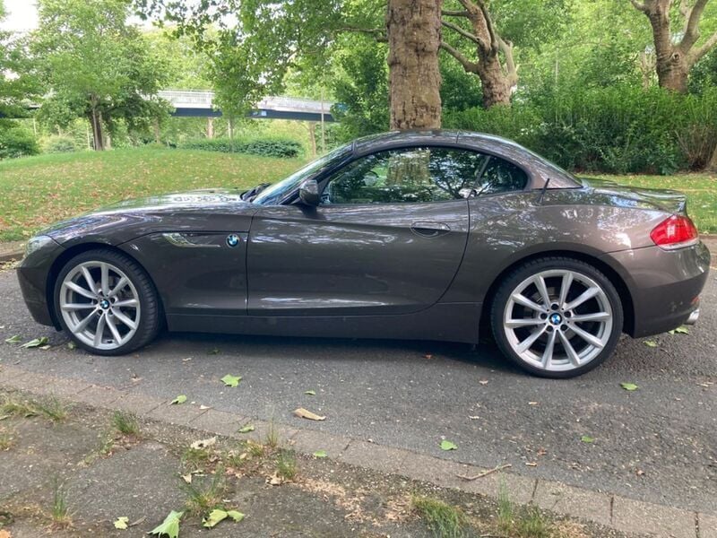 Braun Gebraucht 2010 BMW Z4 Sport Line Cabrio | 21.500 € (Fairer Preis) - Bild 1/4