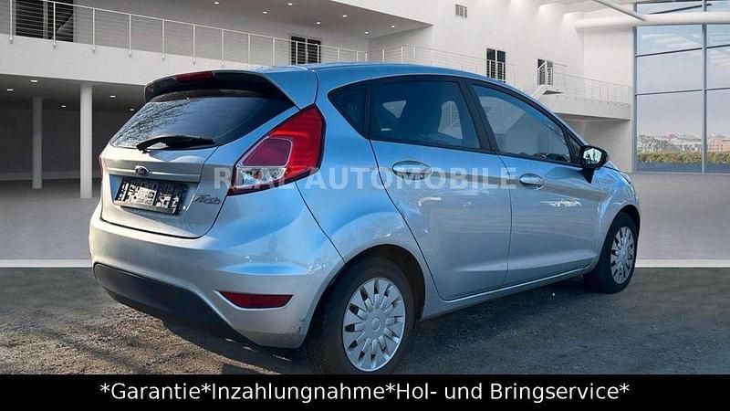Gebraucht Ford Fiesta 95 PS (69 kW) 2015 Silber Limousine