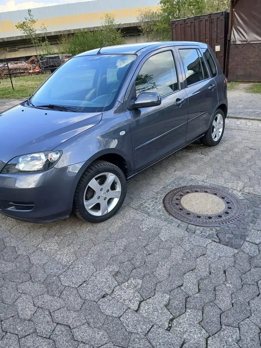 Gebraucht Mazda 2 Active 80 PS (58 kW) 2005 Grau Kleinwagen