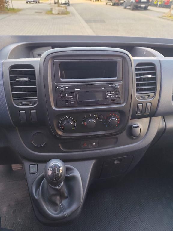 Gebraucht Opel Vivaro 95 PS (69 kW) 2016 Weiß Van / Kleinbus