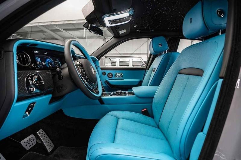 Neu Rolls Royce Cullinan 799 PS (587 kW) 2026 Grau SUV