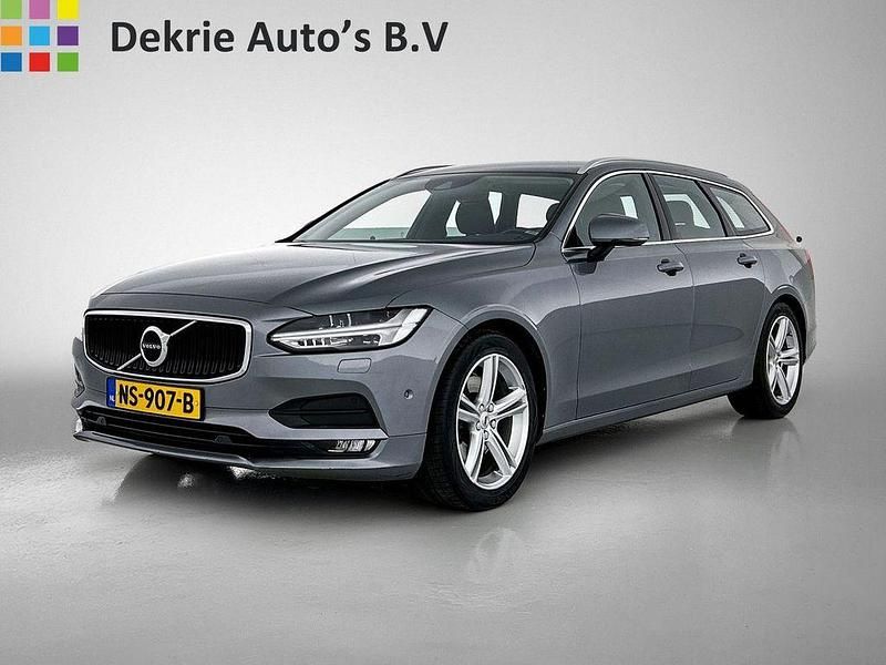 Grau Gebraucht 2017 Volvo V90 Momentum Kombi | 15.125 € (Guter Preis) - Bild 1/4