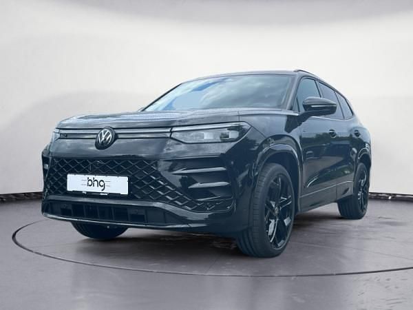 Schwarz (grenadillschwarz metallic) Neu 2025 VW Tayron IQ Drive SUV | 56.410 € (Teuer) - Bild 1/4