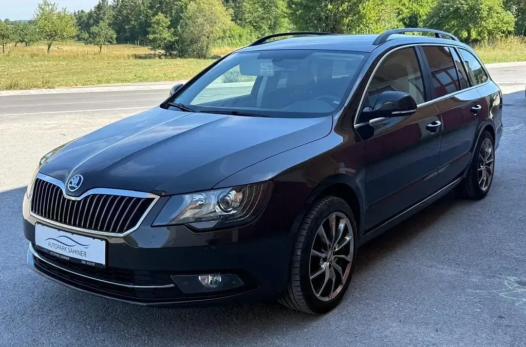 Gebraucht Skoda Superb 170 PS (125 kW) 2016 Braun Kombi