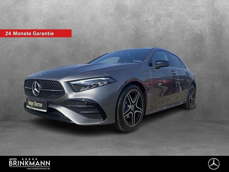 Lack mountaingrau Gebraucht 2025 Mercedes A200 AMG line Limousine | 35.704 € (Fairer Preis) - Bild 1/4