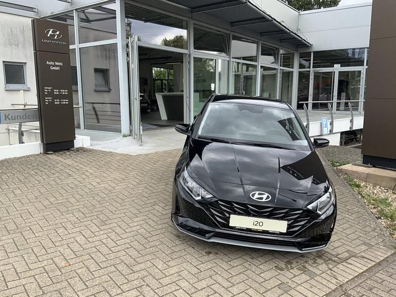 Phantom black Neu 2025 Hyundai i20 Select Limousine | 21.750 € (Fairer Preis) - Bild 1/4