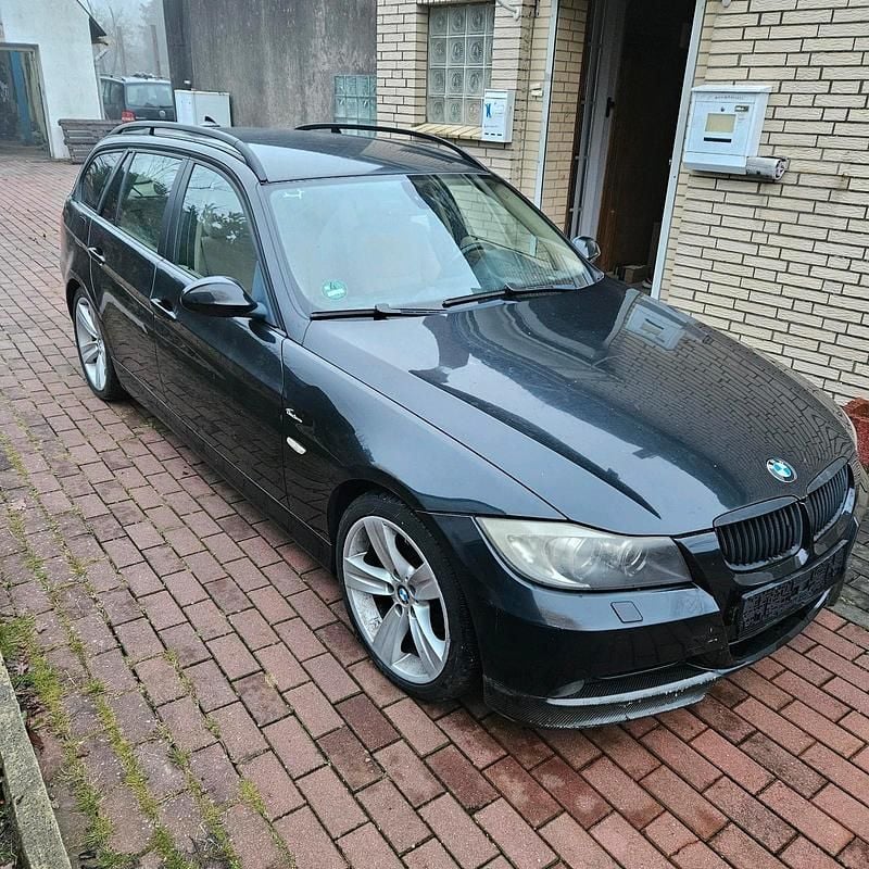 Gebraucht BMW 320 163 PS (119 kW) 2007 Schwarz Kombi