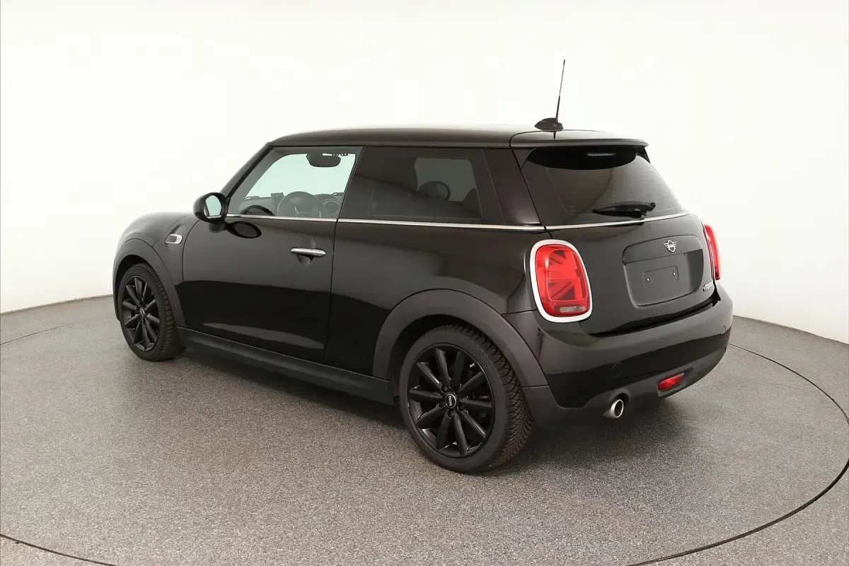 Gebraucht Mini Cooper 136 PS (100 kW) 2019 Midnight black Kleinwagen