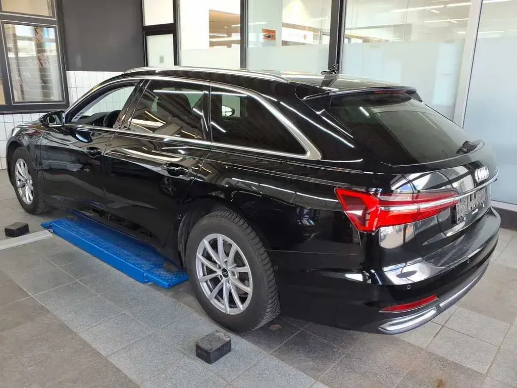 Gebraucht Audi A6 Sport 204 PS (150 kW) 2023 Brillantschwarz Kombi