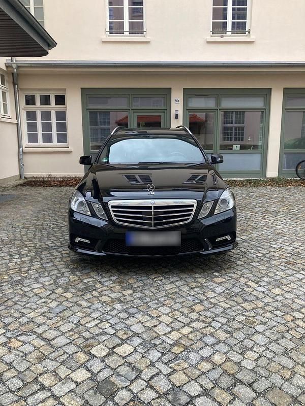 Gebraucht Mercedes E350 265 PS (194 kW) 2010 Schwarz Kombi