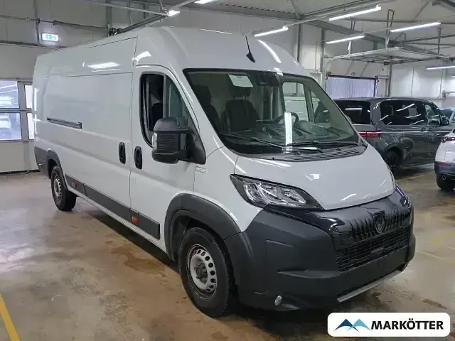 Gebraucht Peugeot Boxer 179 PS (131 kW) 2025 Kaolin weiß Van
