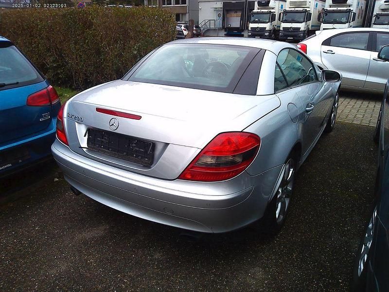 Gebraucht Mercedes SLK200 Edition 1 163 PS (119 kW) 2007 Silber Cabrio