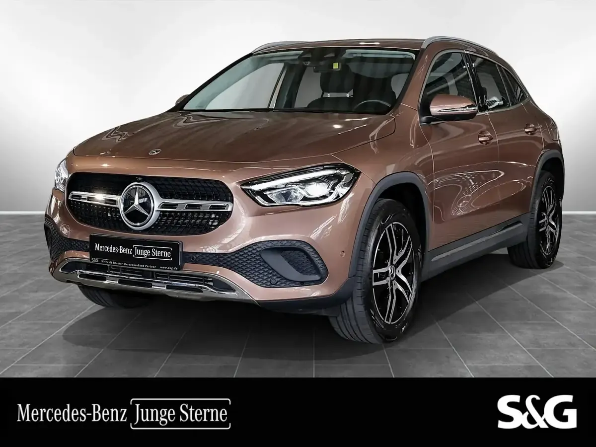 Gebraucht Mercedes GLA200 Progressive 163 PS (119 kW) 2022 SUV