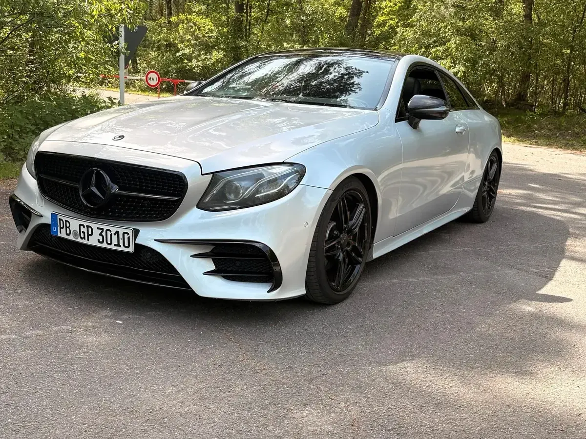 Gebraucht Mercedes E220 AMG line 194 PS (142 kW) 2018 Silber Coupé