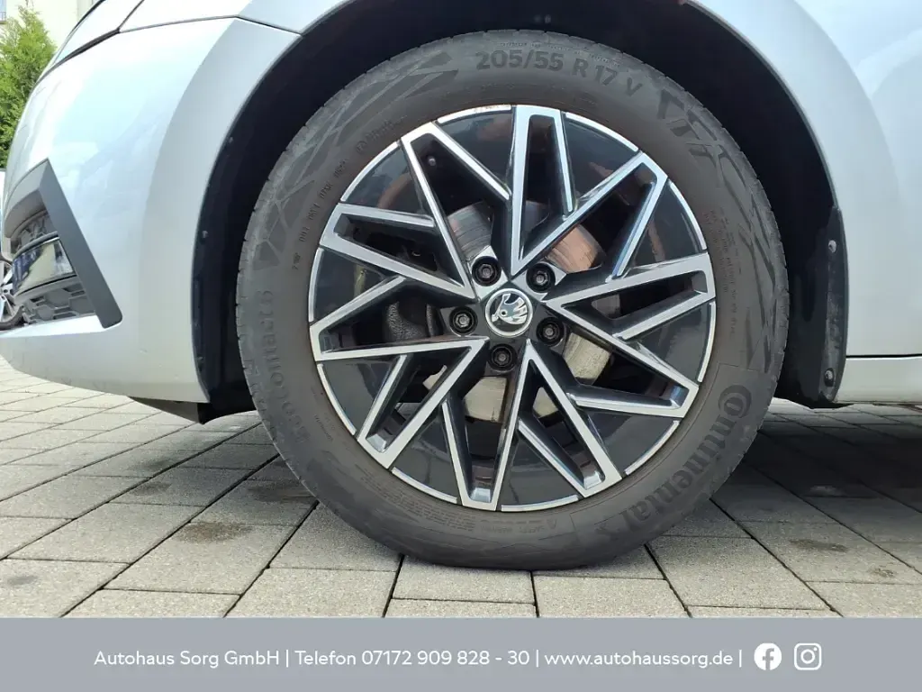 Gebraucht Skoda Octavia Ambition 150 PS (110 kW) 2022 Brillantsilber metallic Kombi