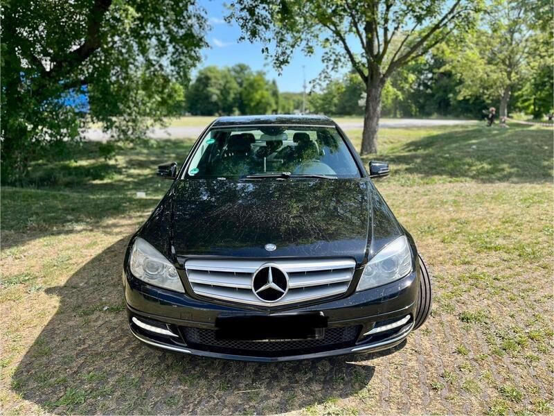 Schwarz Gebraucht 2010 Mercedes C220 Limousine | 7.800 € (Fairer Preis) - Bild 1/4