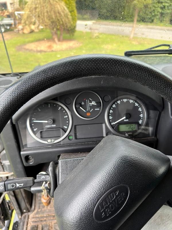 Gebraucht Land Rover Defender 122 PS (89 kW) 2010 Schwarz SUV