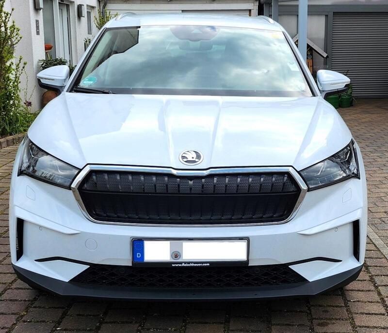 Weiß Gebraucht 2023 Skoda Enyaq iV SUV | 34.000 € (Superpreis) - Bild 1/4