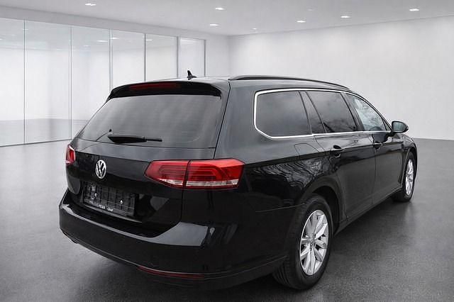 Gebraucht VW Passat 150 PS (110 kW) 2018 Schwarz (metallic) Kombi