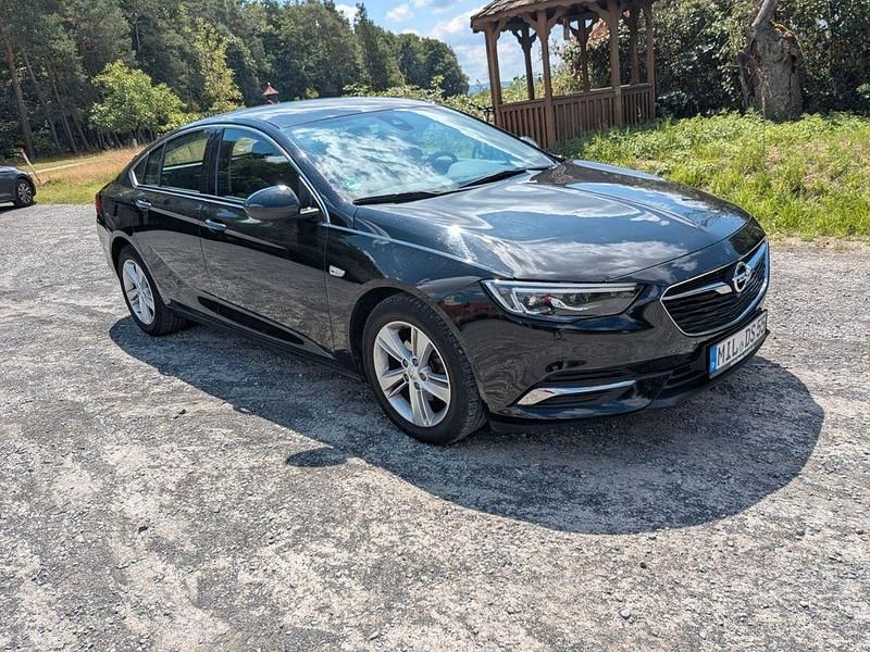 Schwarz Gebraucht 2018 Opel Insignia Innovation Limousine | 16.100 € (Guter Preis) - Bild 1/4